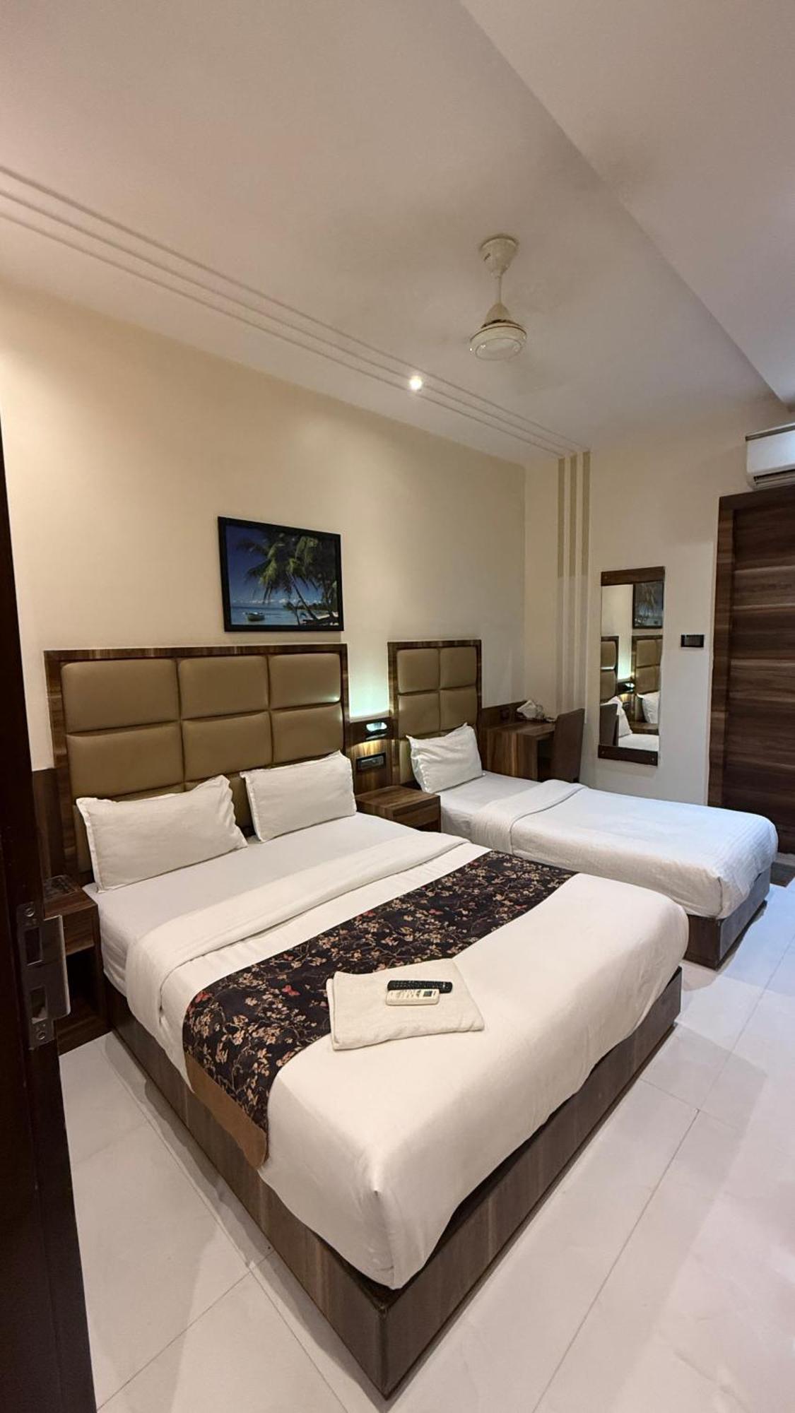 M E R I T O N Hotel T-2 مومباي المظهر الخارجي الصورة